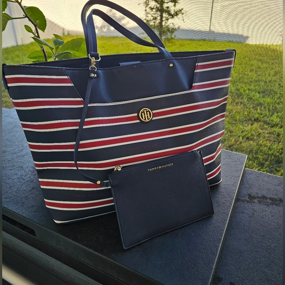 TOMMY HILFIGER NAVY BLUE RED WHITE SHOPPER TOTE BAG PURSE W/ POUCH. Brand new - Picture 6 of 17